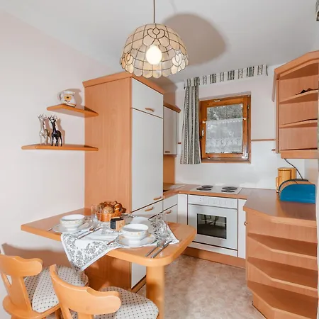 公寓 Haus Koetschach-3 By Interhome