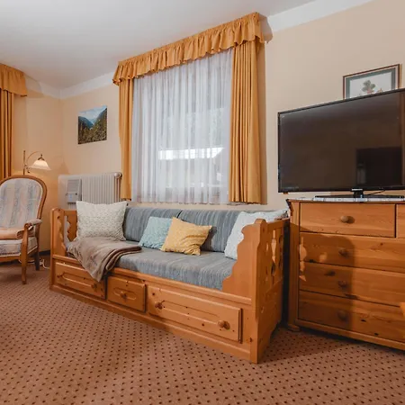 Haus Koetschach-3 By Interhome Lejlighed