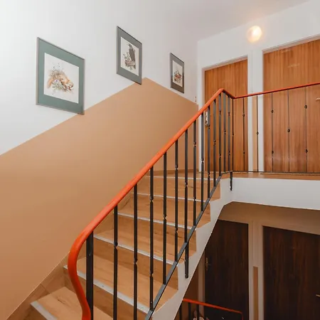 公寓 Haus Koetschach-3 By Interhome *